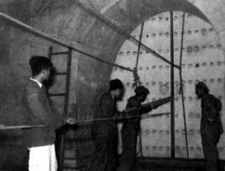 万历皇帝尸骨怪异的姿势，直击定陵发掘现场