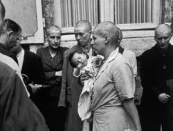 二战结束后，法国男人处罚那些和德军有关系的女人