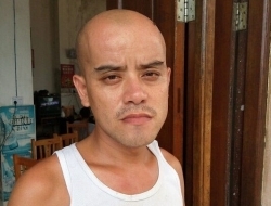 实拍真人版光头强：为改善生活不懈奋斗！