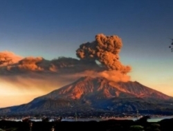 摄影：壮观的火山喷发——大自然愤怒都是一种美！