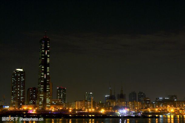 才知道，原来饭店的胡萝卜丁是这样切的，又快又好看，太厉害了