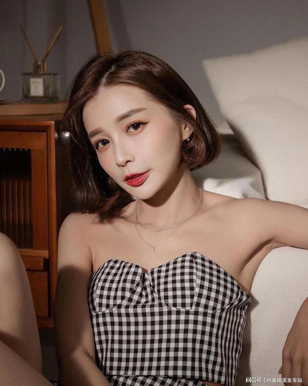 雨亏什么字：上部分是“雨”下部分是“亏”组成的是什么字？