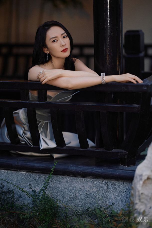 打扑克牌剧烈运动的视频(打扑克牌：揭秘剧烈运动背后的技巧与策略)