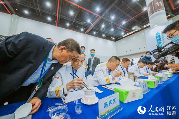 原创1年前大闹高铁站，威胁民警“你完了”的刘露，现今如愿了吗？