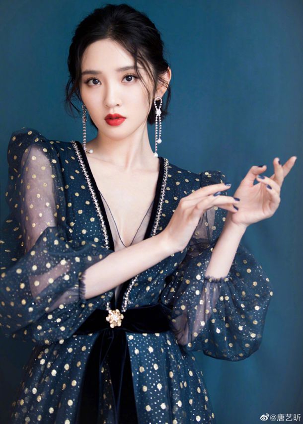 男孩理发138元，妈妈嫌贵转身大喊杀人了，网友：这次我站商家