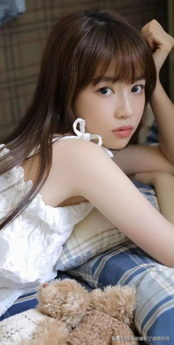 女人喜欢夹紧双腿的3个原因，特别是第3个